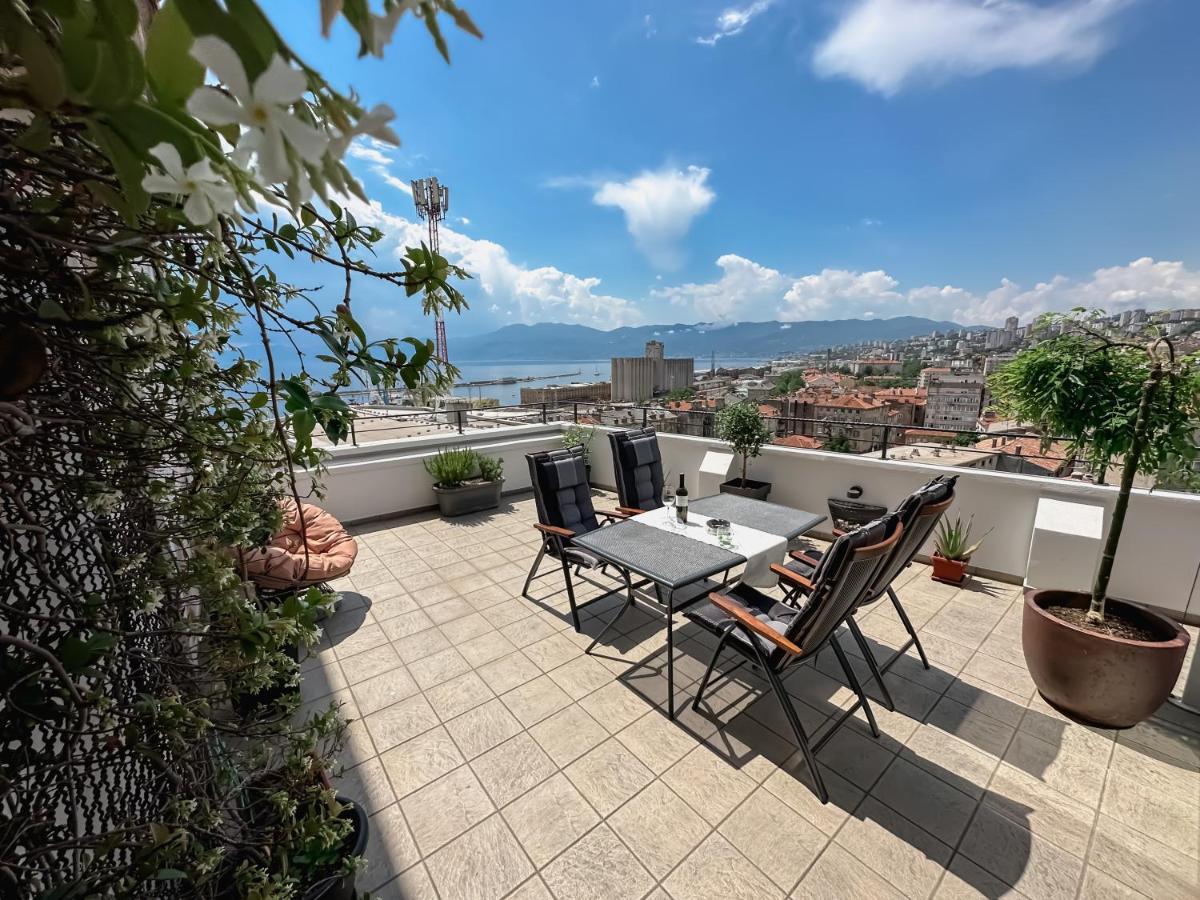 105M2 Penthouse Sea View Rijeka With Free Garage Parking Leilighet Eksteriør bilde